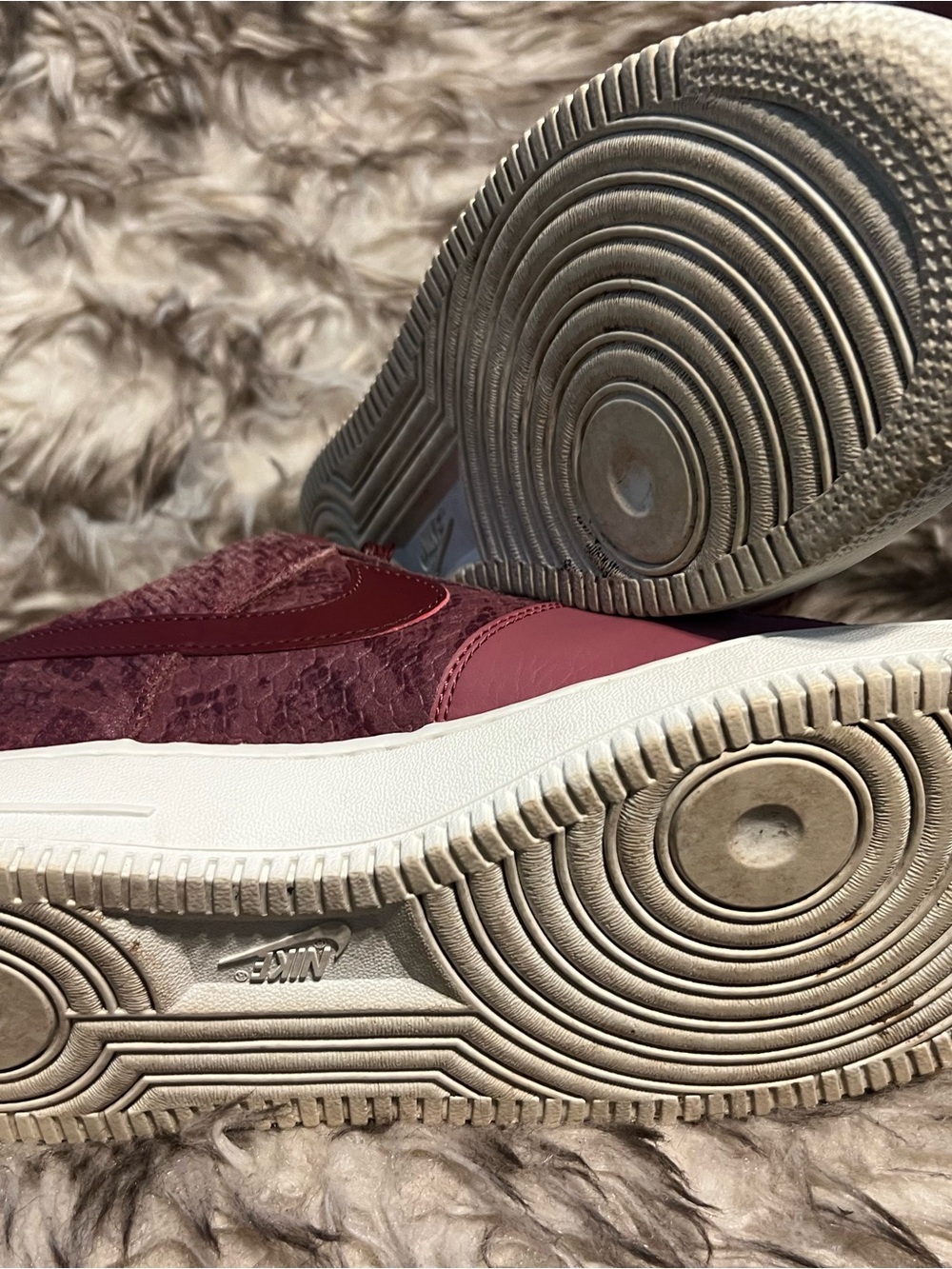 Nike Air Force 1 Men's Sneakers in Burgundy with Gold Accents Sz 9.5 - Picture 12 of 15